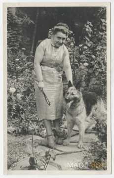 Marcelle Férez et son chien